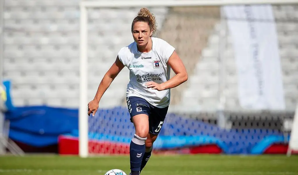 Jenna  s a professional Australian sportswoman who plays soccer for Danish Elitedivisionen club AGF Fodbold.