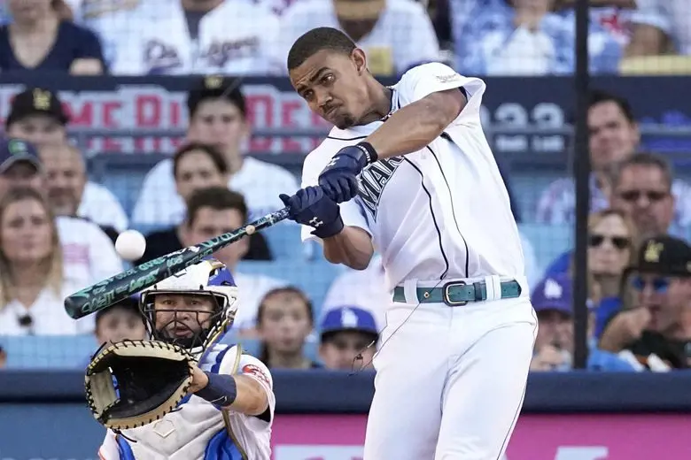 Julio Rodriguez lit up the Mariners ballpark with a record-breaking HR.