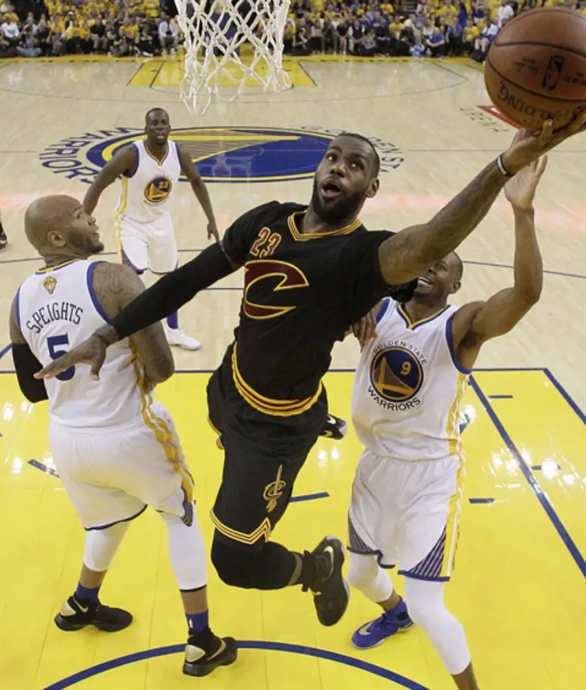 LeBron going for a score in Game 7 of the 2016 Finals against GSW.