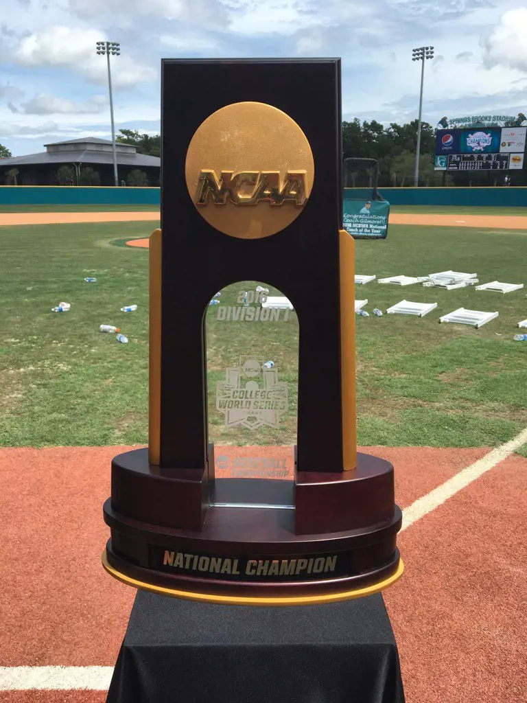 The Florida Gators and the LSU Tigers will fight for the trophy in the 2023 CWS Finals