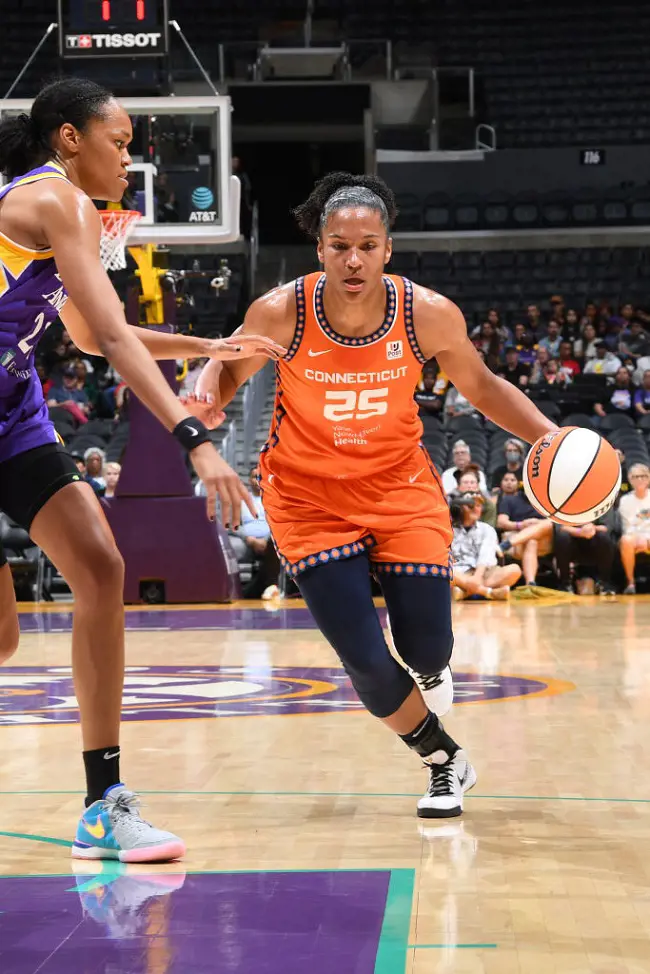 Alyssa is the second player in the Suns' roster to score 15 points, 10 assists, and 5 steals in a single game.