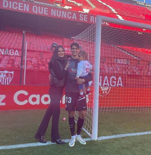 her son to watch Yassine's games in the Sevilla's home stadium